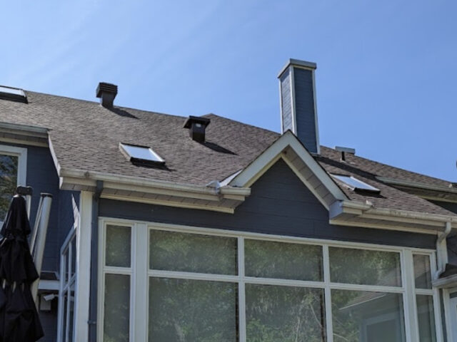 Pourquoi installer un soffite ventilé est essentiel pour votre toiture