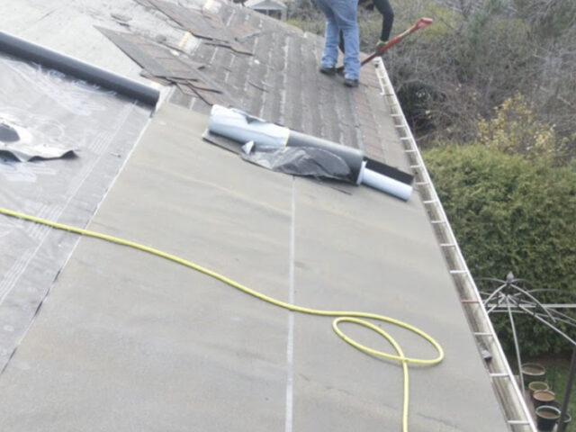 Déneigement de toiture à Gatineau : pourquoi c’est vital pour éviter les dommages