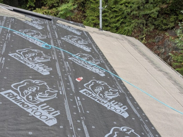 Quand et comment faire déneiger votre toiture en toute sécurité