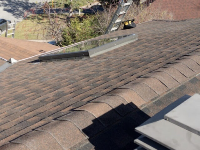 Les signes indiquant que votre toiture doit être réparée ou remplacée