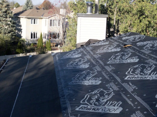 Toiture résidentielle vs commerciale : différences et conseils