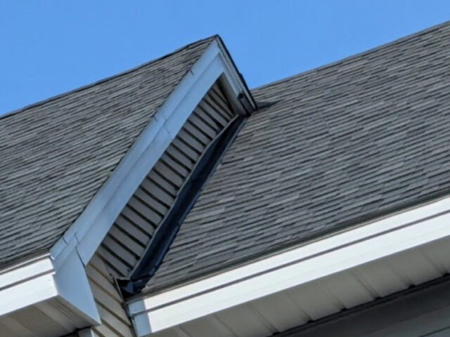 Réparation de toiture en bardeaux : signes qu’il est temps d’agir